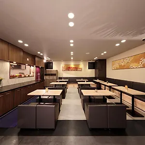 Hotel Shinsaibashi-higashi Crystal ****